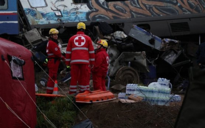 Aumenta para 46 o número de mortos na colisão de comboios na Grécia